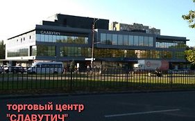Super Apartment On O.Polya 137